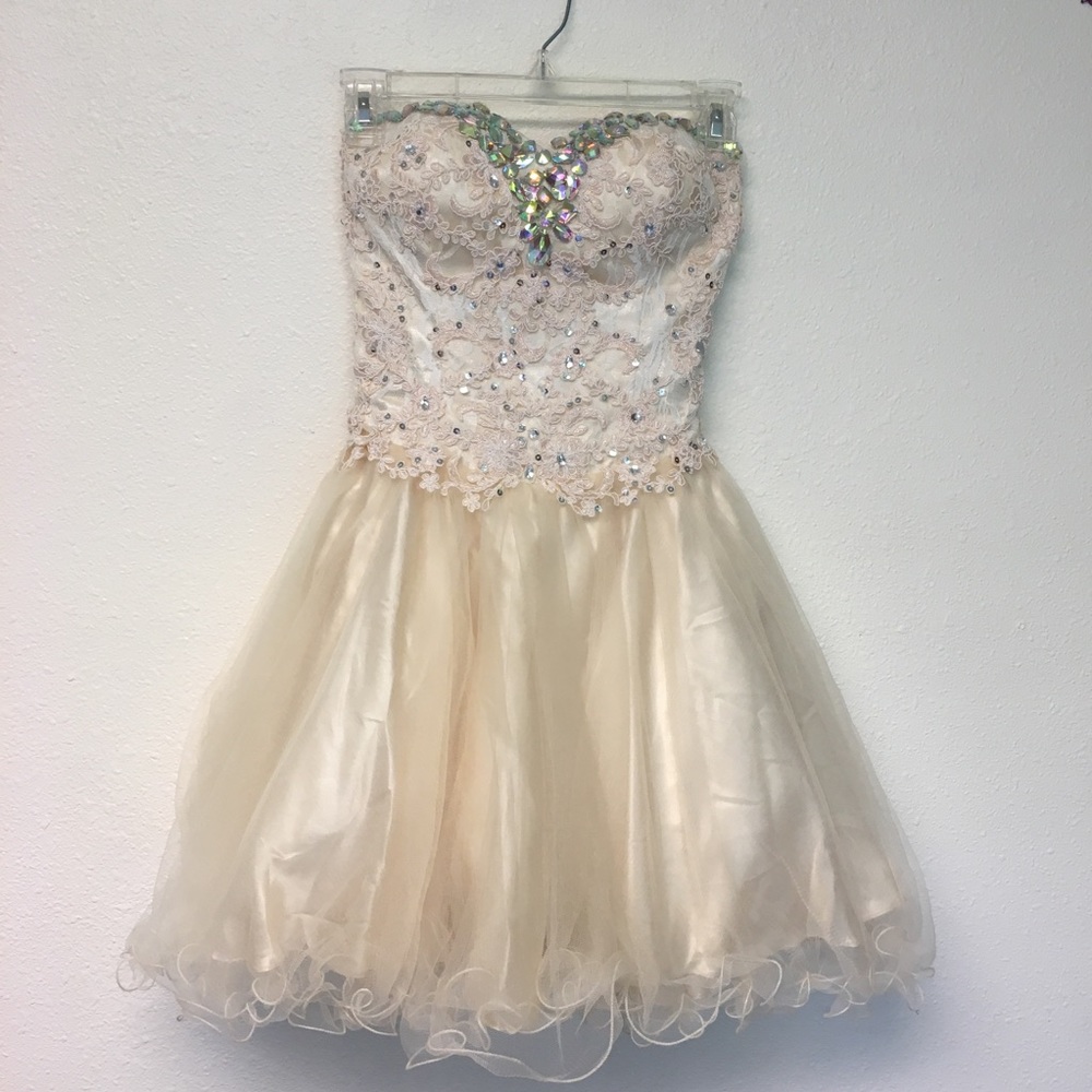 Cream lace homecoming dress